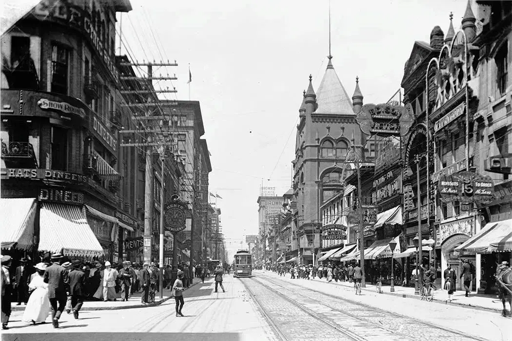 Kohteen Toronto historia